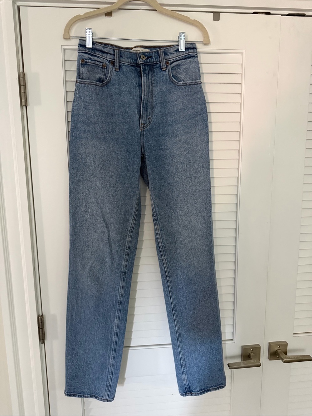 Abercrombie & Fitch Women's 90s Straight Leg ultra high rise Jeans